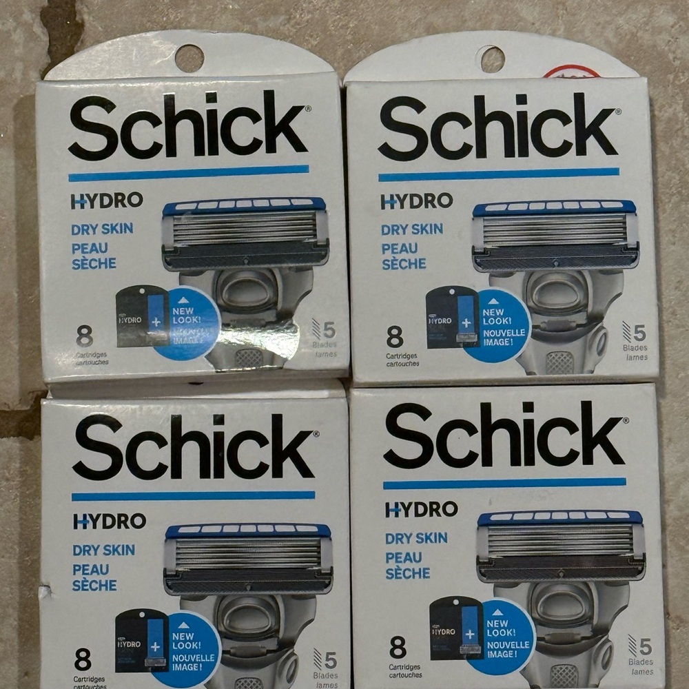 (4 BOXES) LOT OF 32 Schick Hydro blades Dry Skin 8 Cartridges 5 Blades